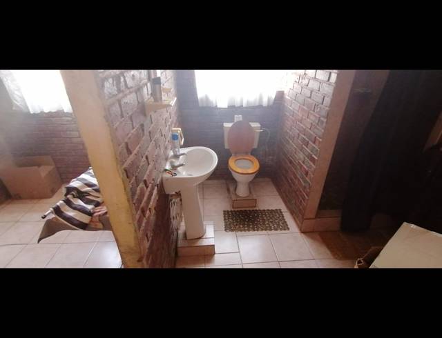 3 BEDROOM HOUSE FOR SALE IN STILFONTEIN EXT 1